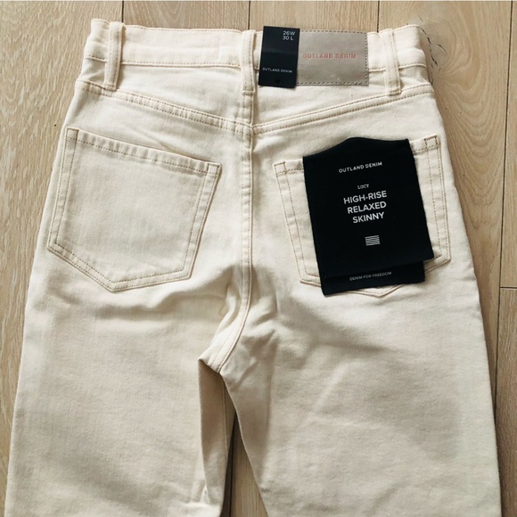 NWT Outland Denim Lucy Relaxed Skinny High Rise Jean Ecru Size 26/30 - Picture 10 of 15